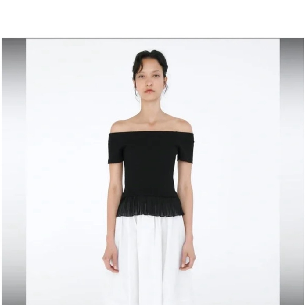 Zara Women’s Black Off-The-Shoulder Top